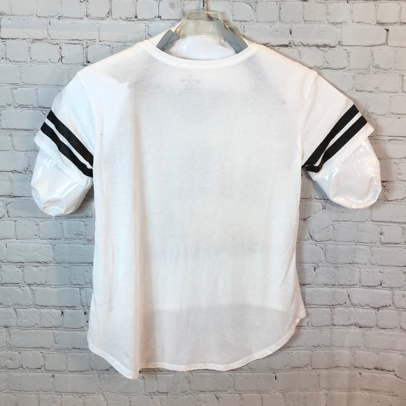 NWT Disney “No Worries” novelty tee - Picture 2 of 4